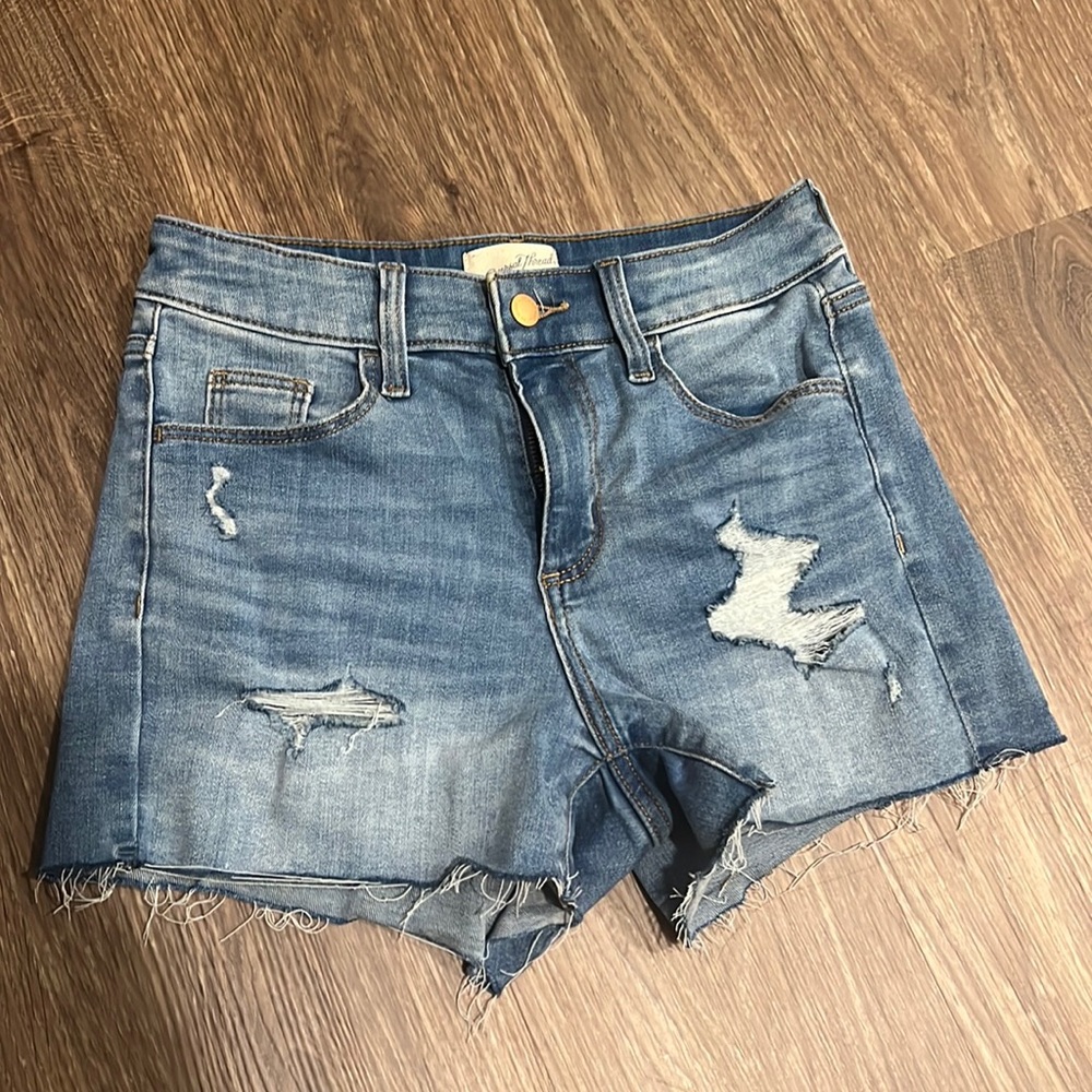 BRAND NEW Universal Thread Jean Shorts